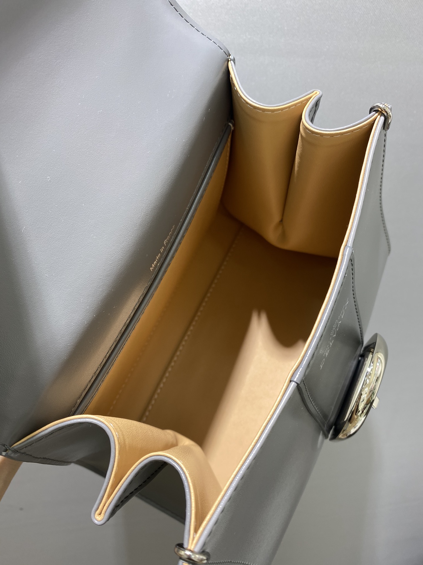 델보 브리앙 박스백 미니